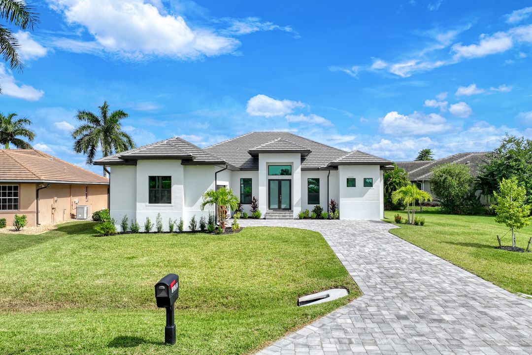 18288 Royal Hammock Blvd, Naples, FL 34114