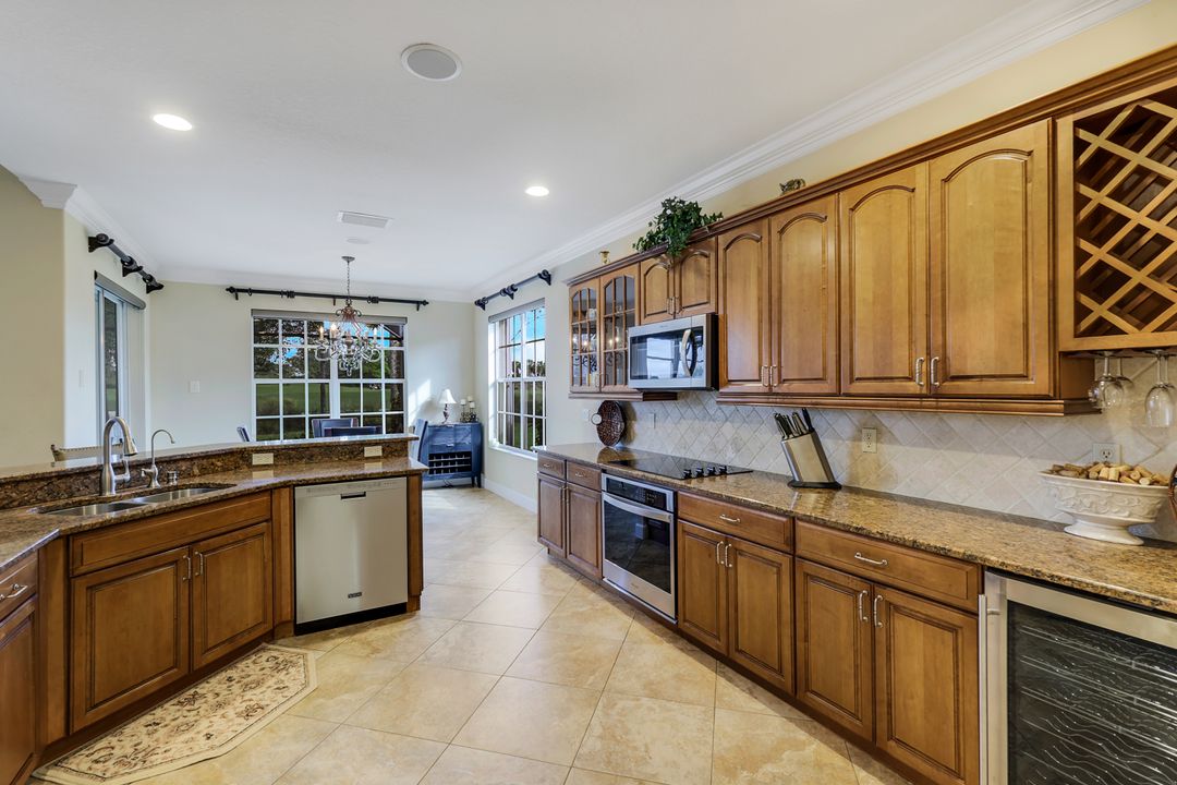 9175 Shale Ct, Naples, FL 34120