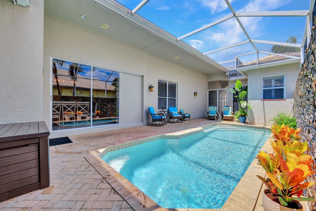 6006 Highwood Park Ln, Naples, FL 34110