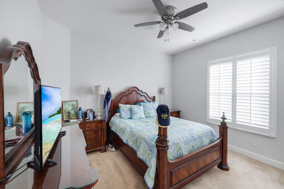 8765 Hideaway Harbor Ct, Naples, FL 34120