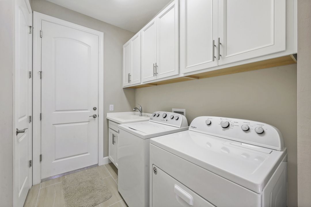 7790 Jacaranda Ln, Naples, FL 34114