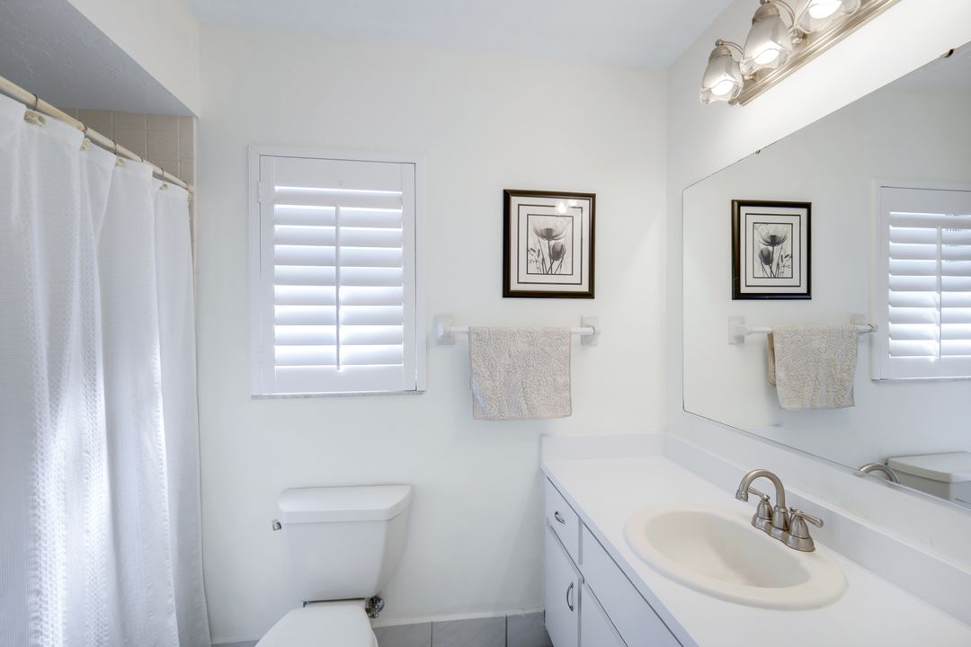 623 98th Ave N, Naples, FL 34108