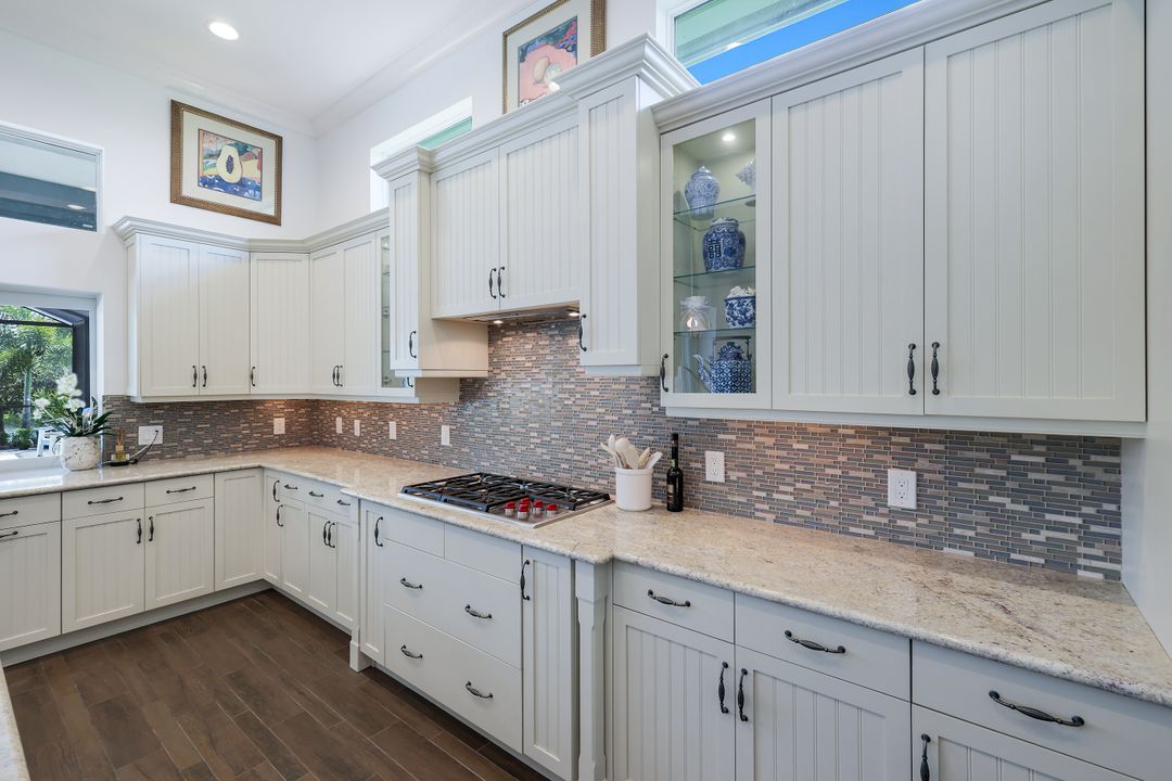 6460 Pembroke Wy, Naples, FL 34113