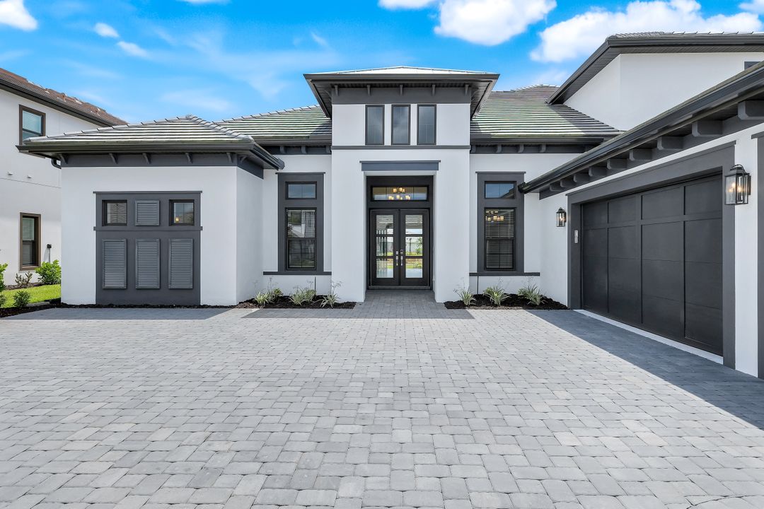 15460 Turin Dr, Naples, FL 34114