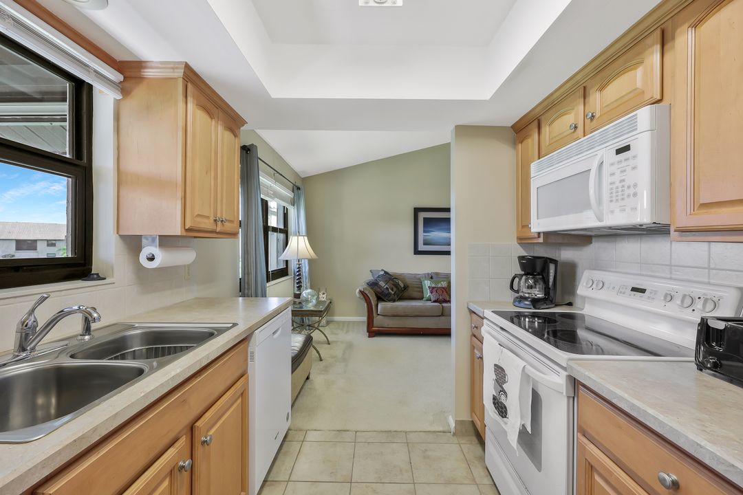 8445 Charter Club Cir #11, Fort Myers, FL 33919