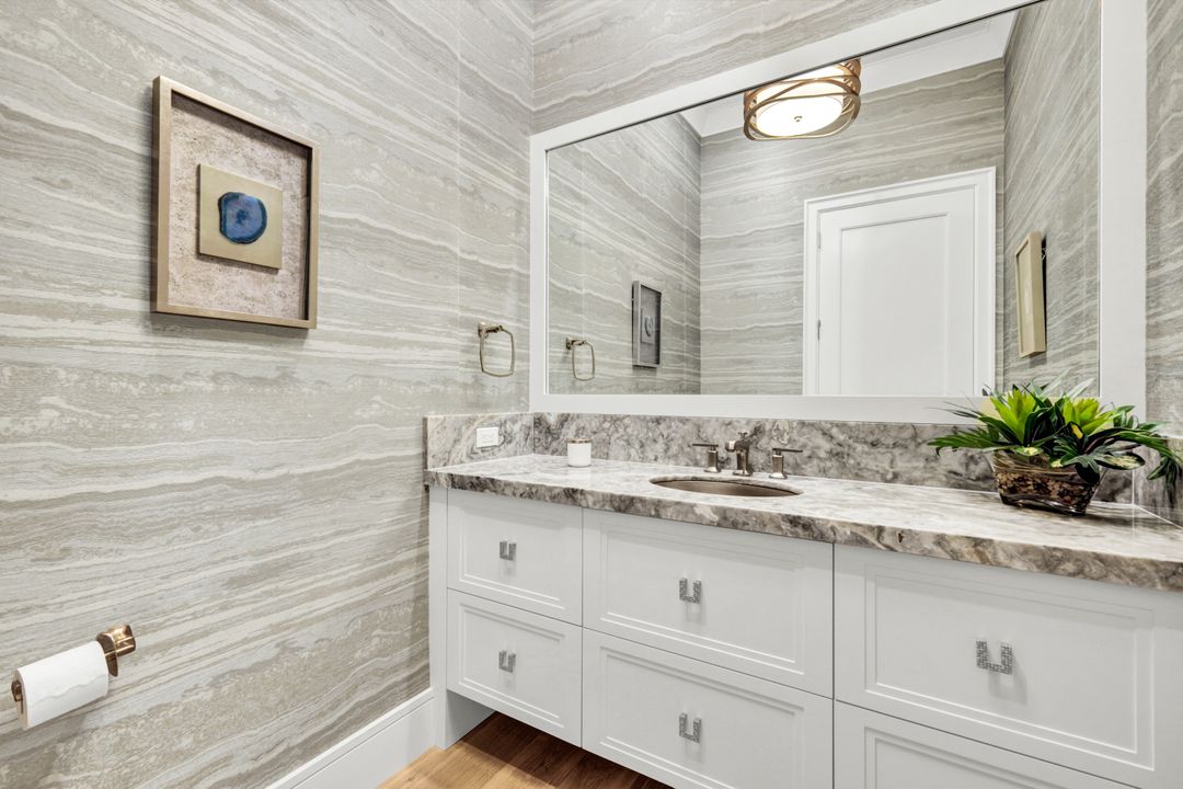 6892 Leeward Wy, Naples, FL 34109