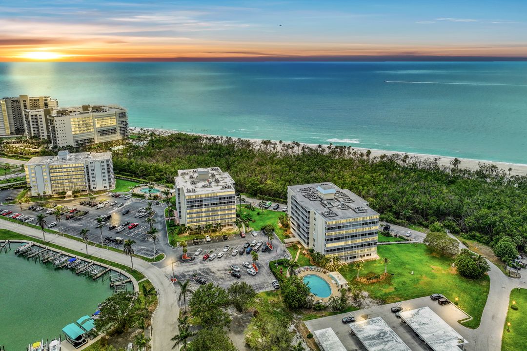 5 Bluebill Ave APT 506, Naples, FL 34108