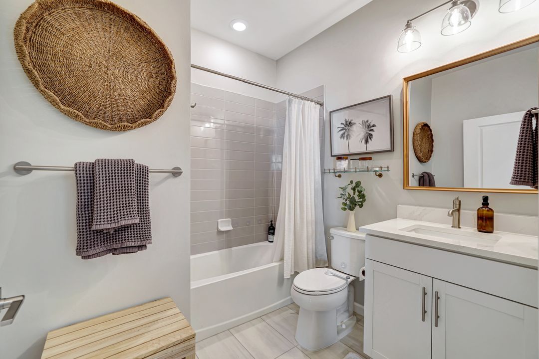 2240 Yellowfin Cir, Naples, FL 34114