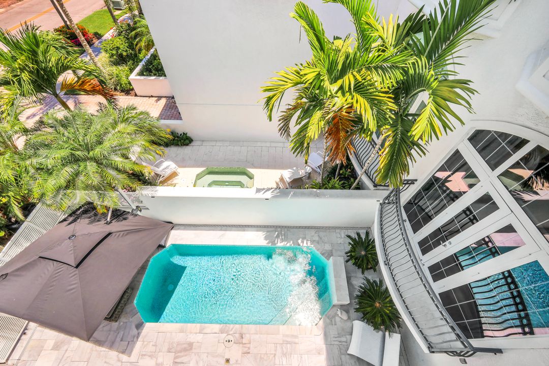 510 2nd St S, Naples, FL 34102