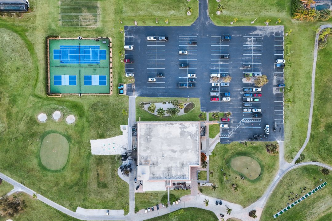 11841 Princess Grace Ct, Cape Coral, FL 33991