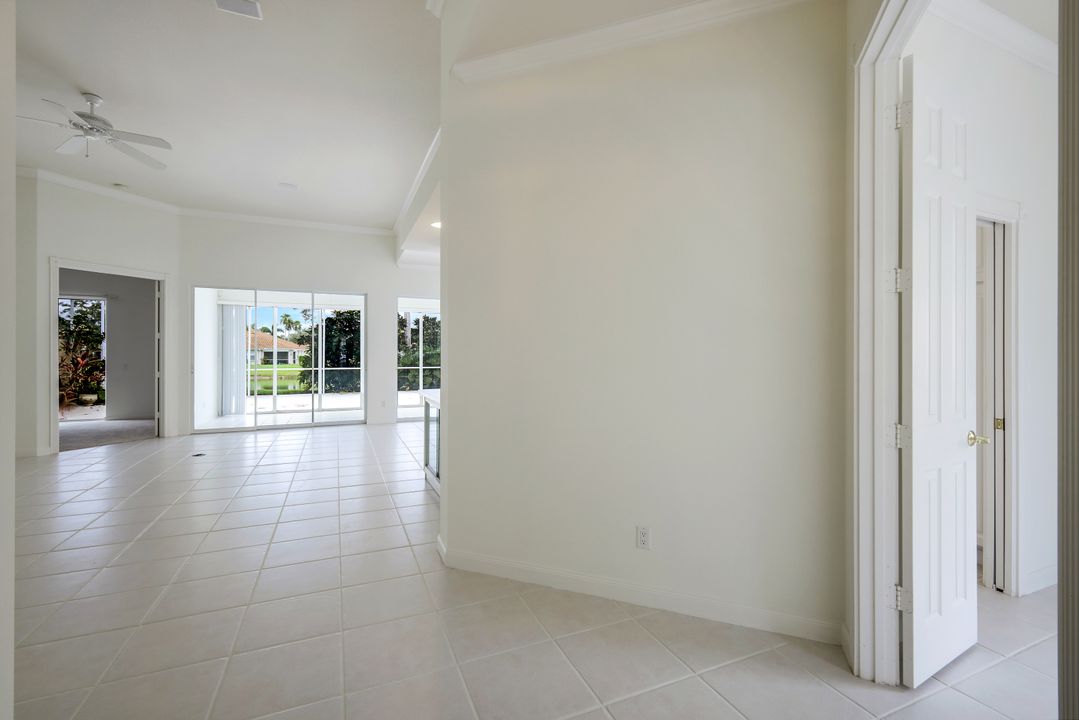 5304 Hawkesbury Way, Naples, FL 34119