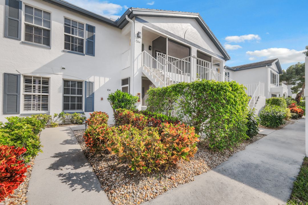 832 Tanbark Dr #104, Naples, FL 34108