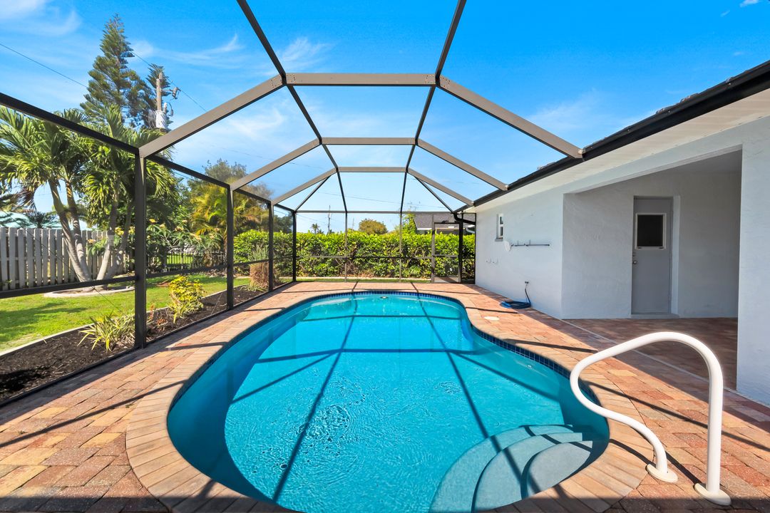 322 SE 17th St, Cape Coral, FL 33990