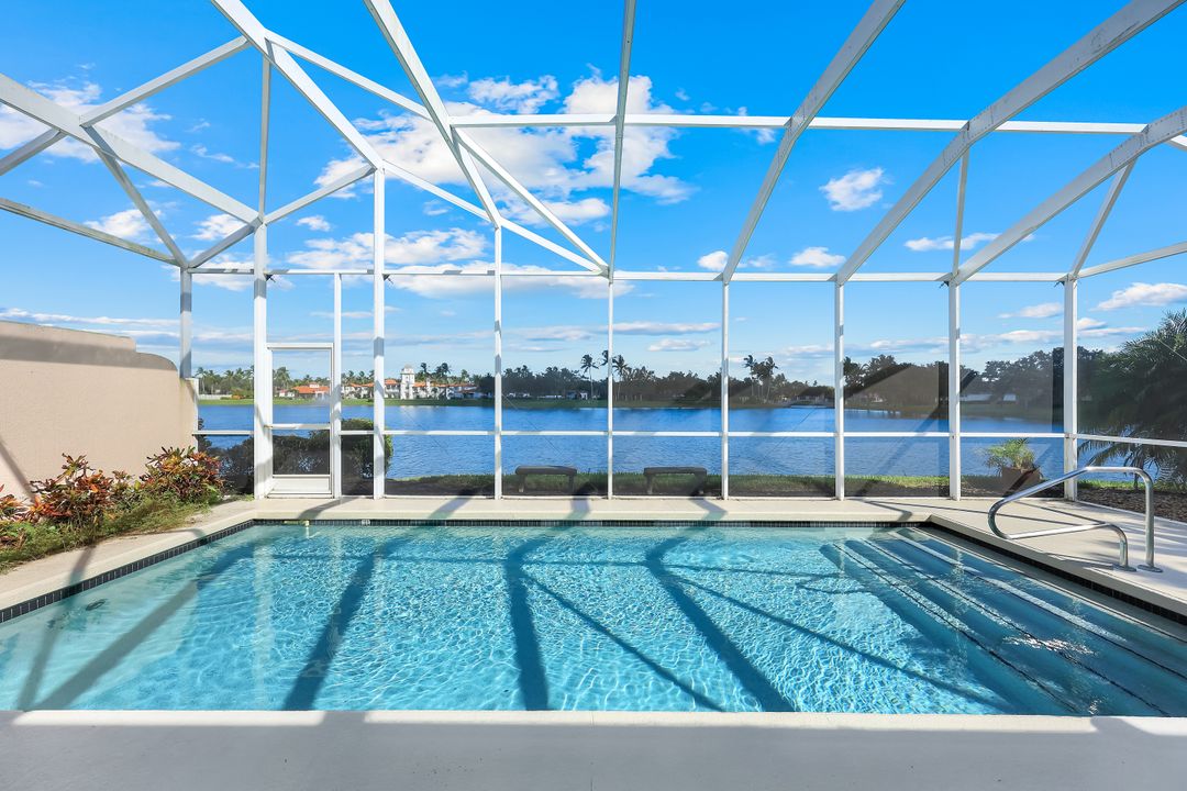 4364 Montalvo Ct, Naples, FL 34109