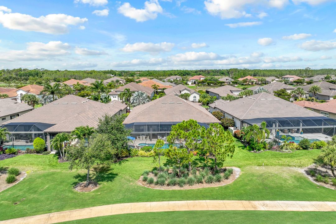 8668 Amour Ct, Naples, FL 34119