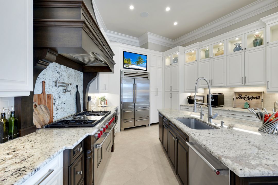 80 Anchor Ct, Marco Island, FL 34145