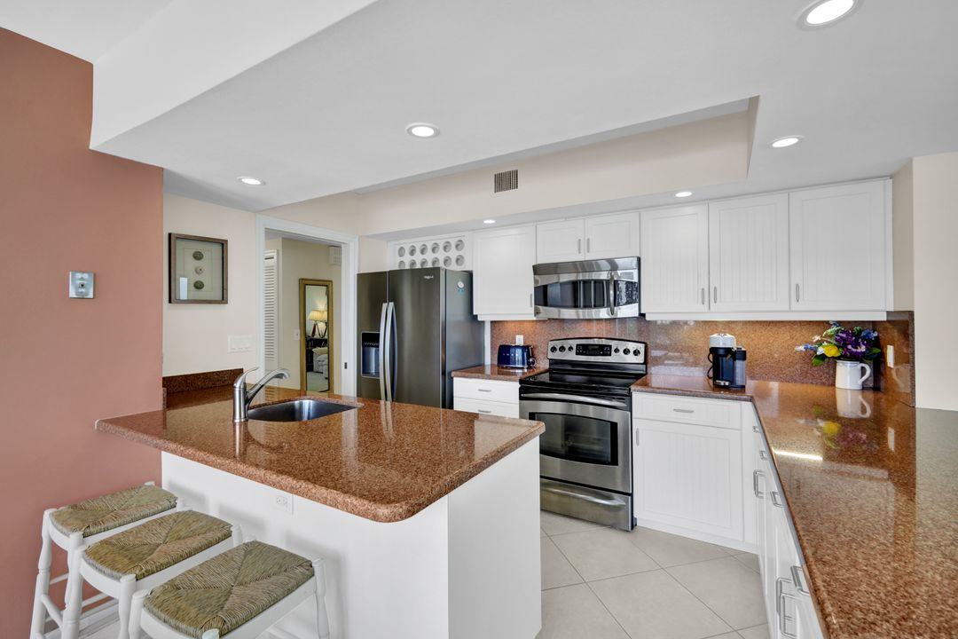 4051 Gulf Shore Blvd N #700, Naples, FL 34103