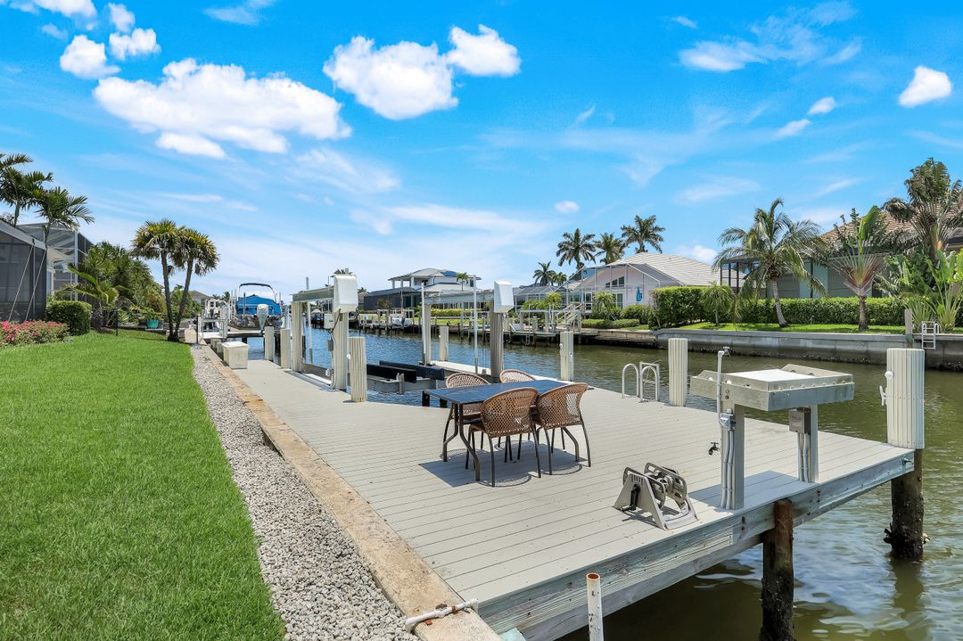 284 Polynesia Ct, Marco Island, FL 34145