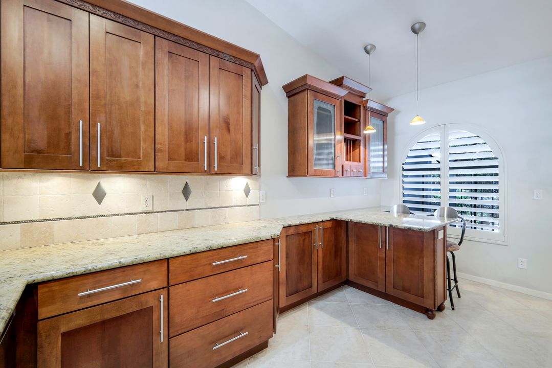 677 Captn Kate Ct #46, Naples, FL 34110