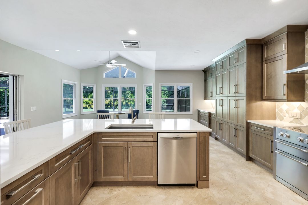 547 Cormorant Cove, Naples, FL 34113