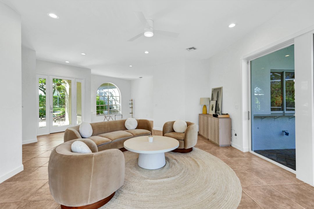 874 Wyndemere Way, Naples, FL 34105