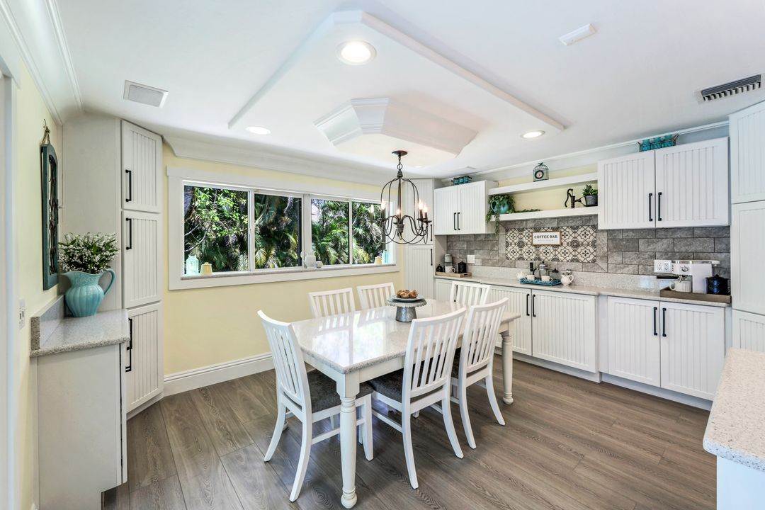 723 Willowhead Dr, Naples, FL 34103