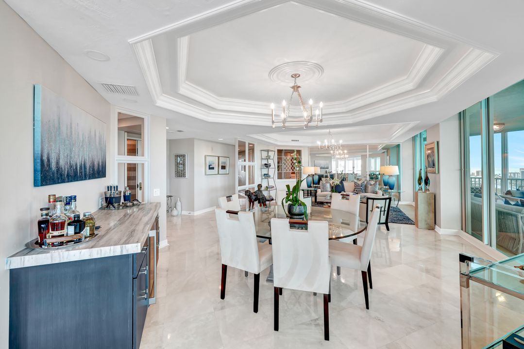 295 Grande Way #1403, Naples, FL 34110