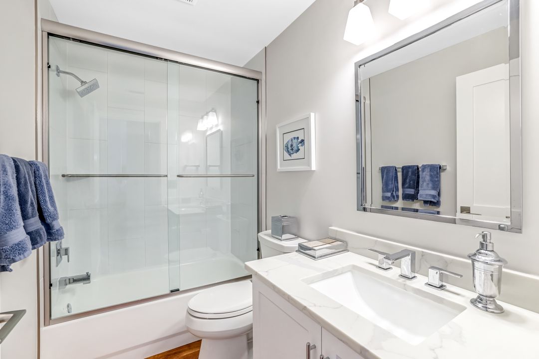 8828 Ventura Way, Naples, FL 34109