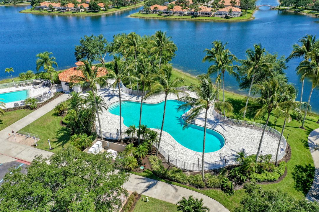 4917 San Pablo Ct, Naples, FL 34109