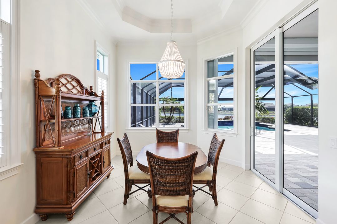 5052 Martinique Dr, Naples, FL 34113