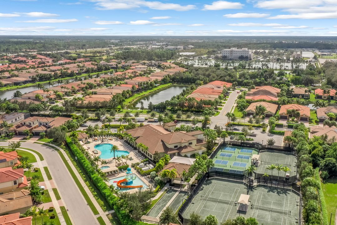 13644 Mandarin Cir, Naples, FL 34109