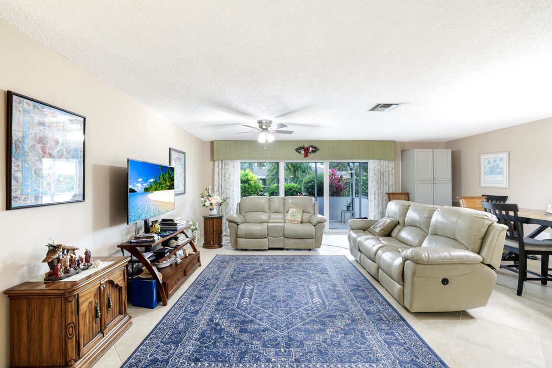 91 Glades Blvd #1, Naples, FL 34112