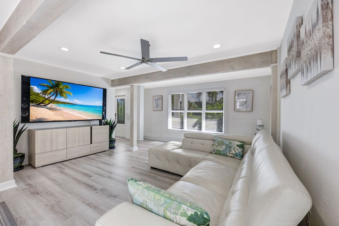 2061 Santa Barbara Blvd, Naples, FL 34116