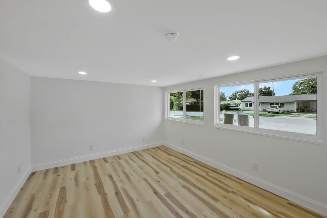 1755 Oakley Ave, Fort Myers, FL 33901