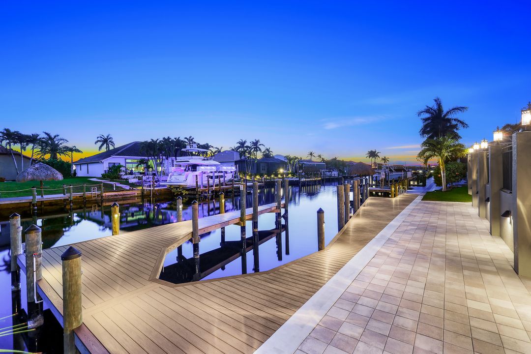 2304 El Dorado Pkwy W, Cape Coral, FL 33914