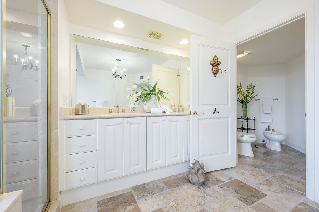 6597 Nicholas Blvd #306, Naples, FL 34108