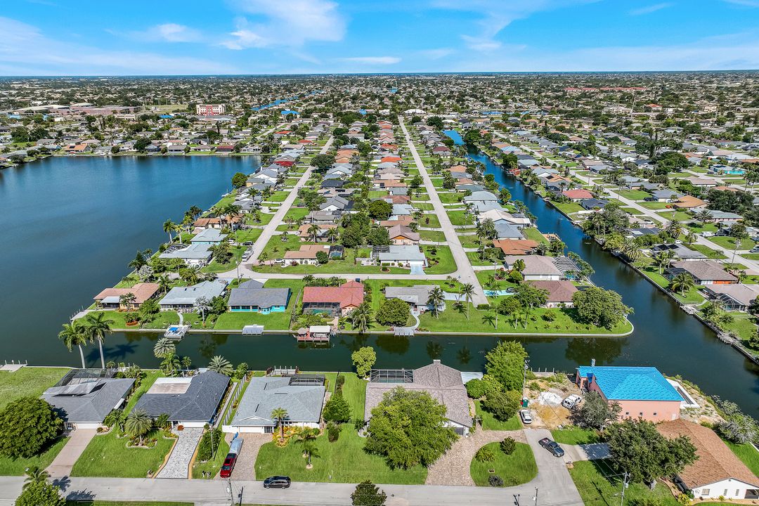 204 SE 20th Pl, Cape Coral, FL 33990