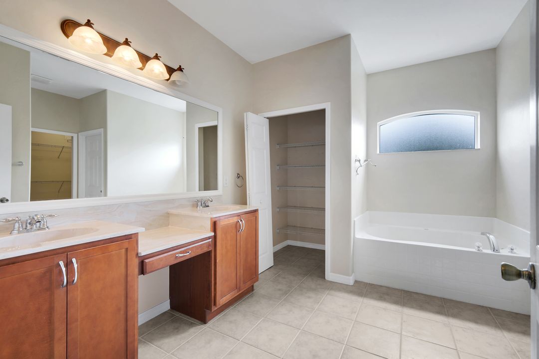 2563 Nature Pointe Loop, Fort Myers, FL 33905