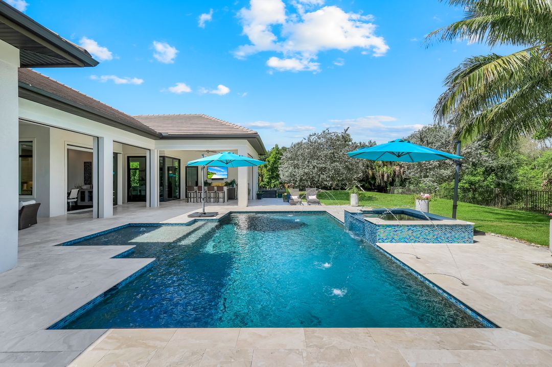 5861 Napa Woods Way, Naples, FL 34116