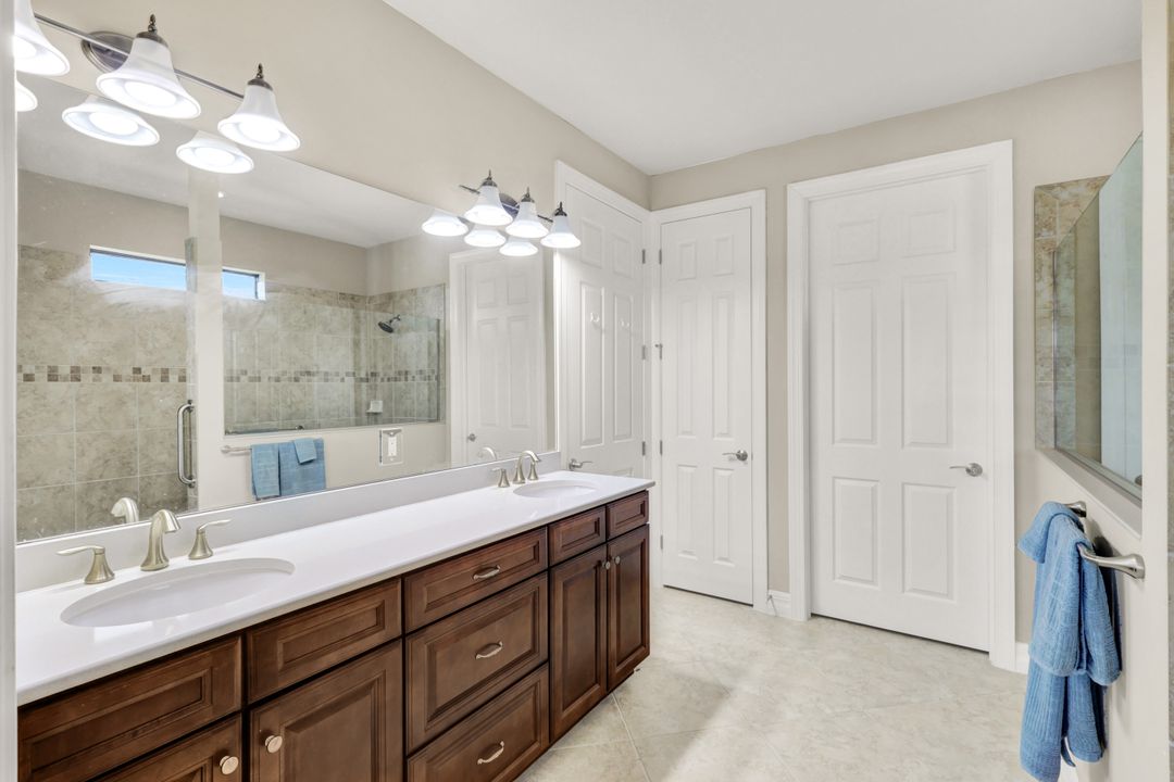 11807 Dixon Dr, Fort Myers, FL 33913