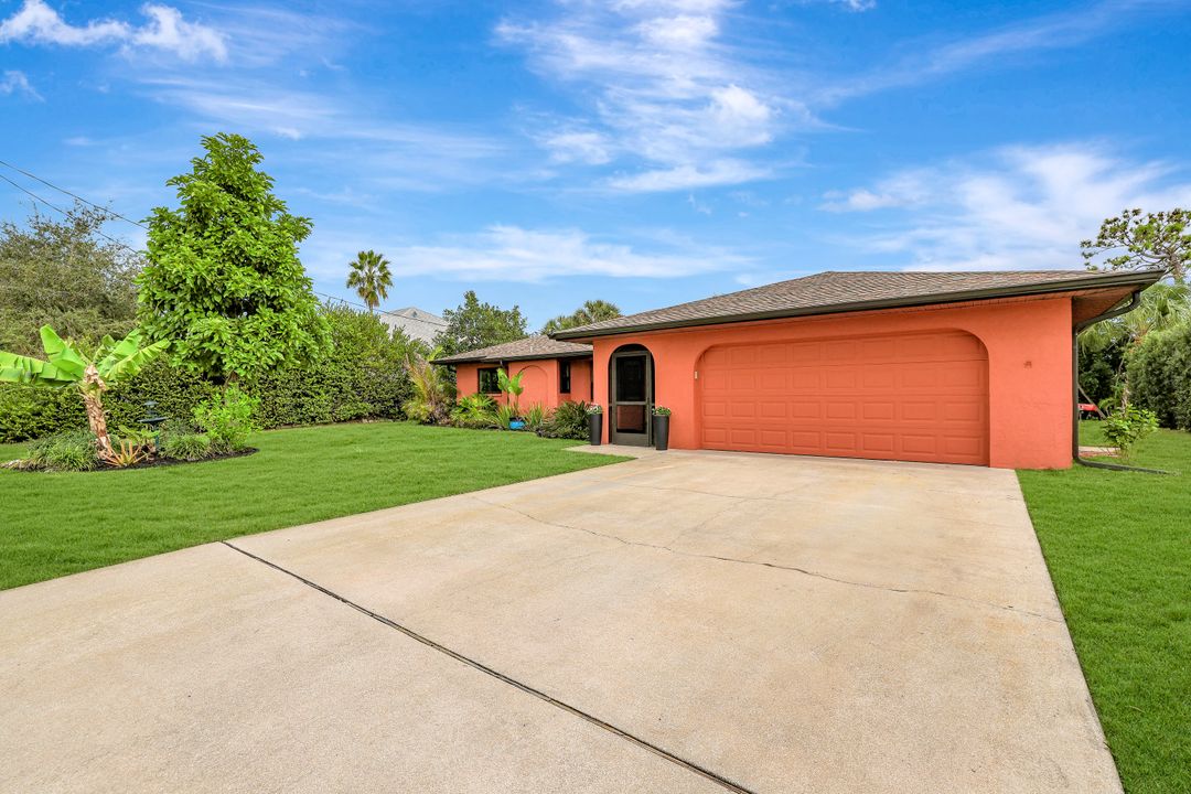 27065 Belle Rio Dr, Bonita Springs, FL 34135