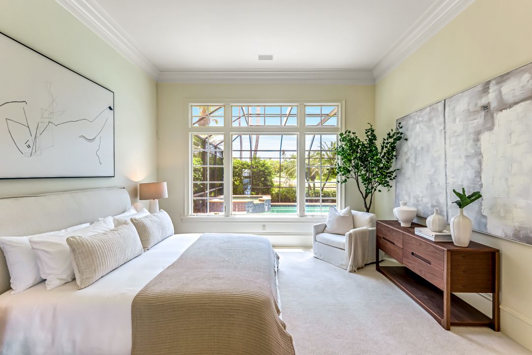 2861 Capistrano Way, Naples, FL 34105