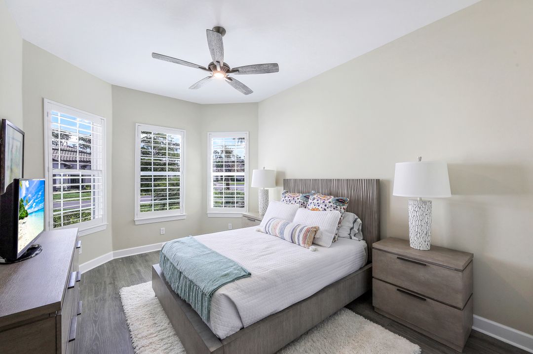 8880 Scarlotti Pl, Naples, FL 34119