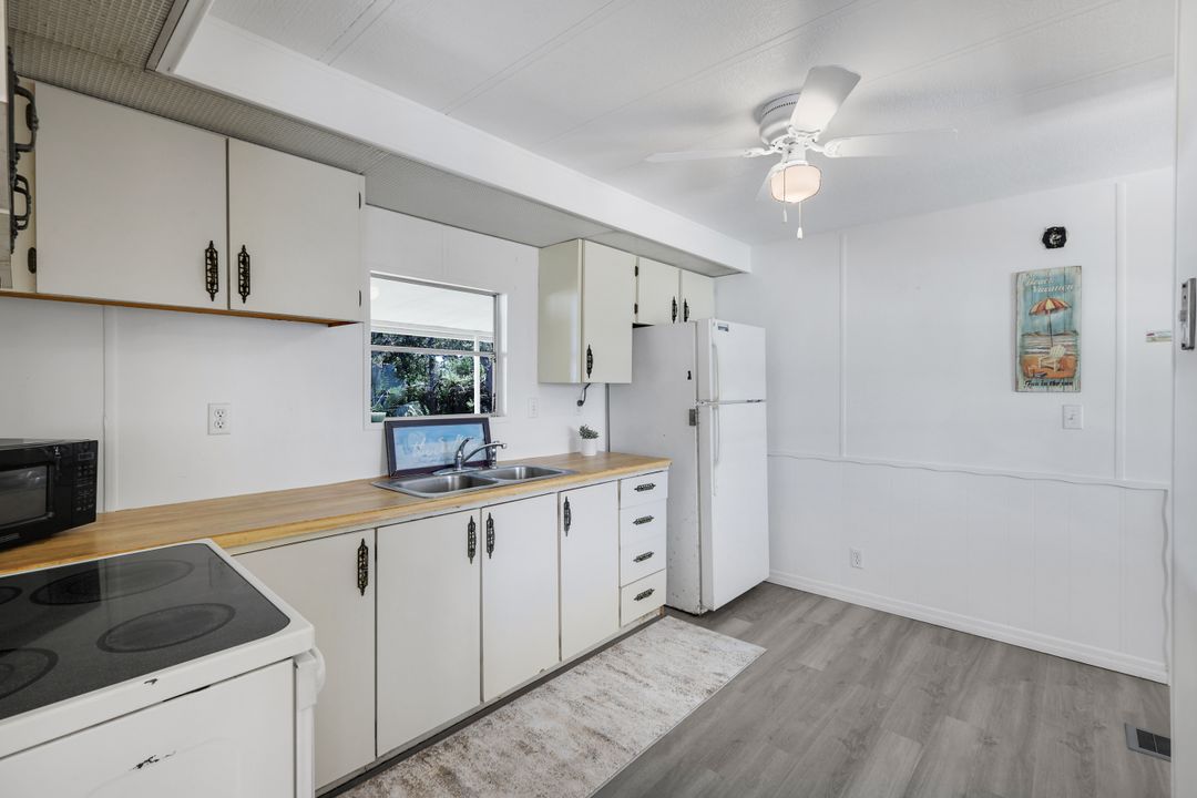 27397 Duvernay Dr, Bonita Springs, FL 34135