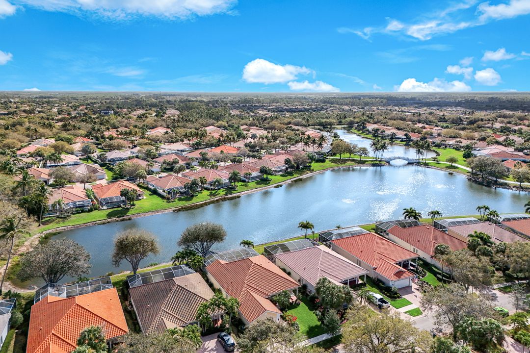 4322 Queen Elizabeth Way, Naples, FL 34119