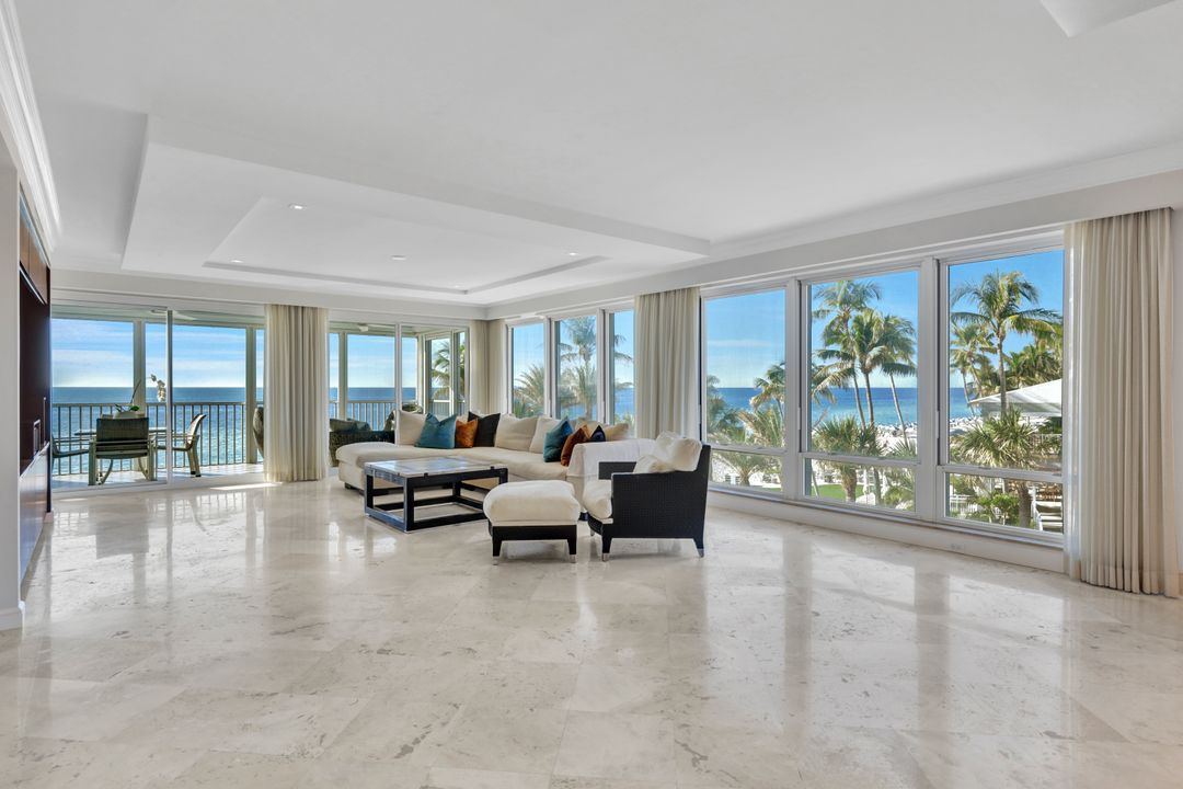 9811 Gulf Shore Dr #203, Naples, FL 34108