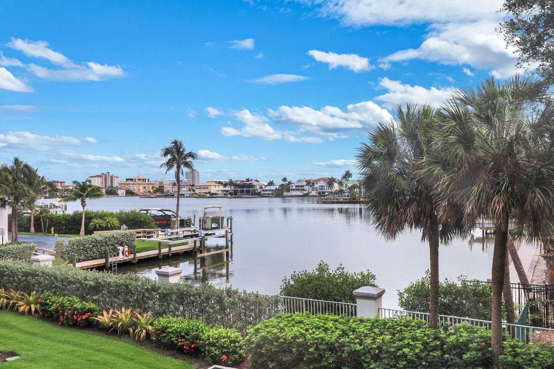 450 Launch Cir #203, Naples, FL 34108