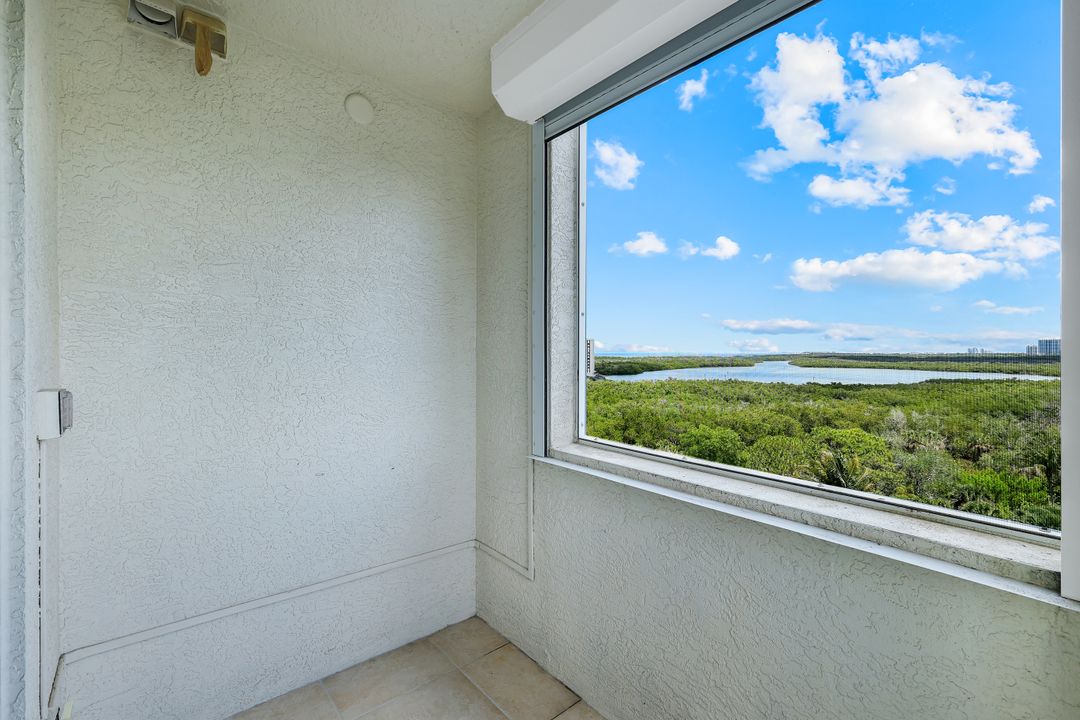 315 Dunes Blvd #707, Naples, FL 34110