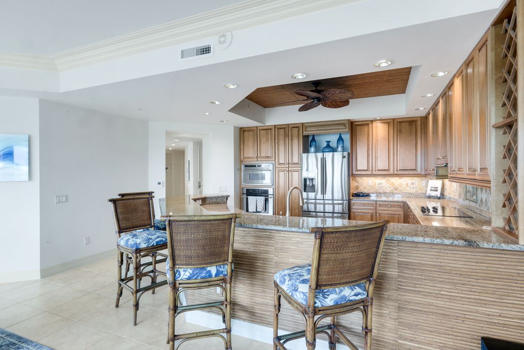 295 Grande Way #104, Naples, FL 34110