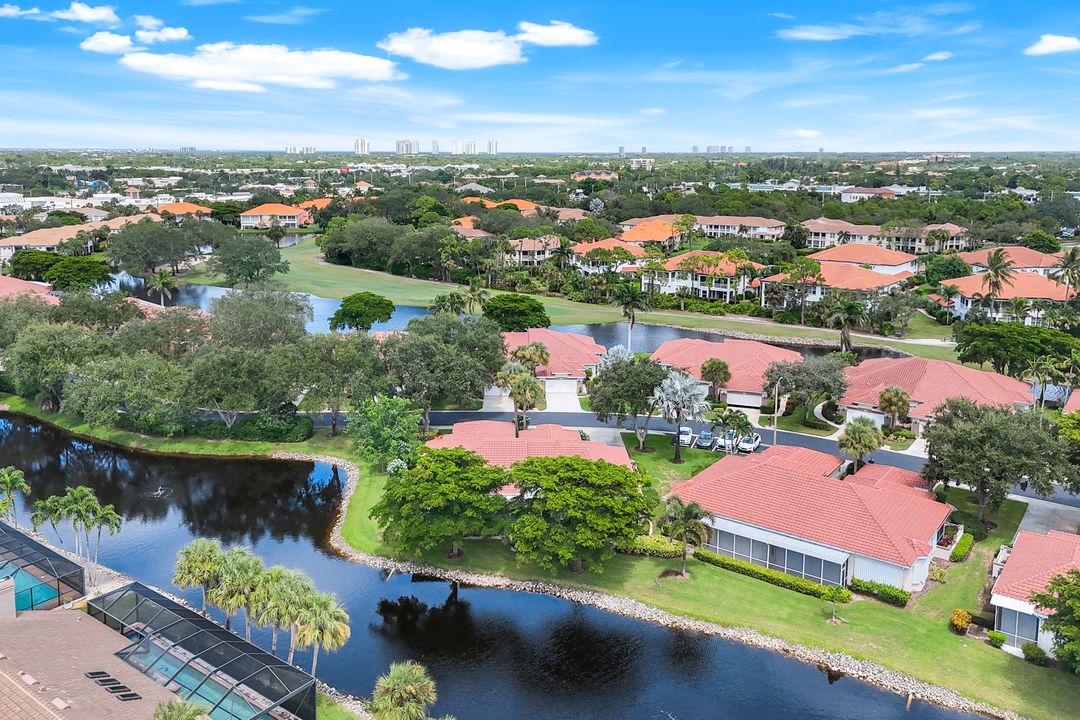 9172 Las Maderas Dr, Bonita Springs, FL 34135